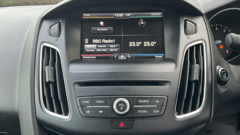 Ford Focus 1.0 EcoBoost 125 Titanium 5dr Petrol Hatchback